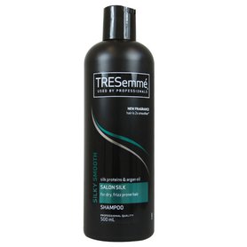 TRESemmé Smooth & Silky šampon pro hedvábně hladké vlasy 500 ml
